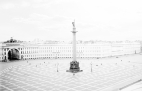 Многолетняя история